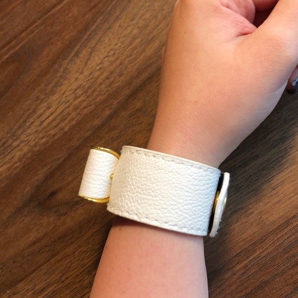 White Bow Bracelet with gold accent - Picture 4 of 4